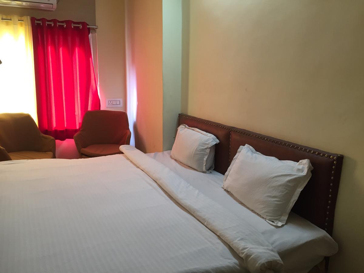 Hotel Ashirwad Удайпур Екстериор снимка