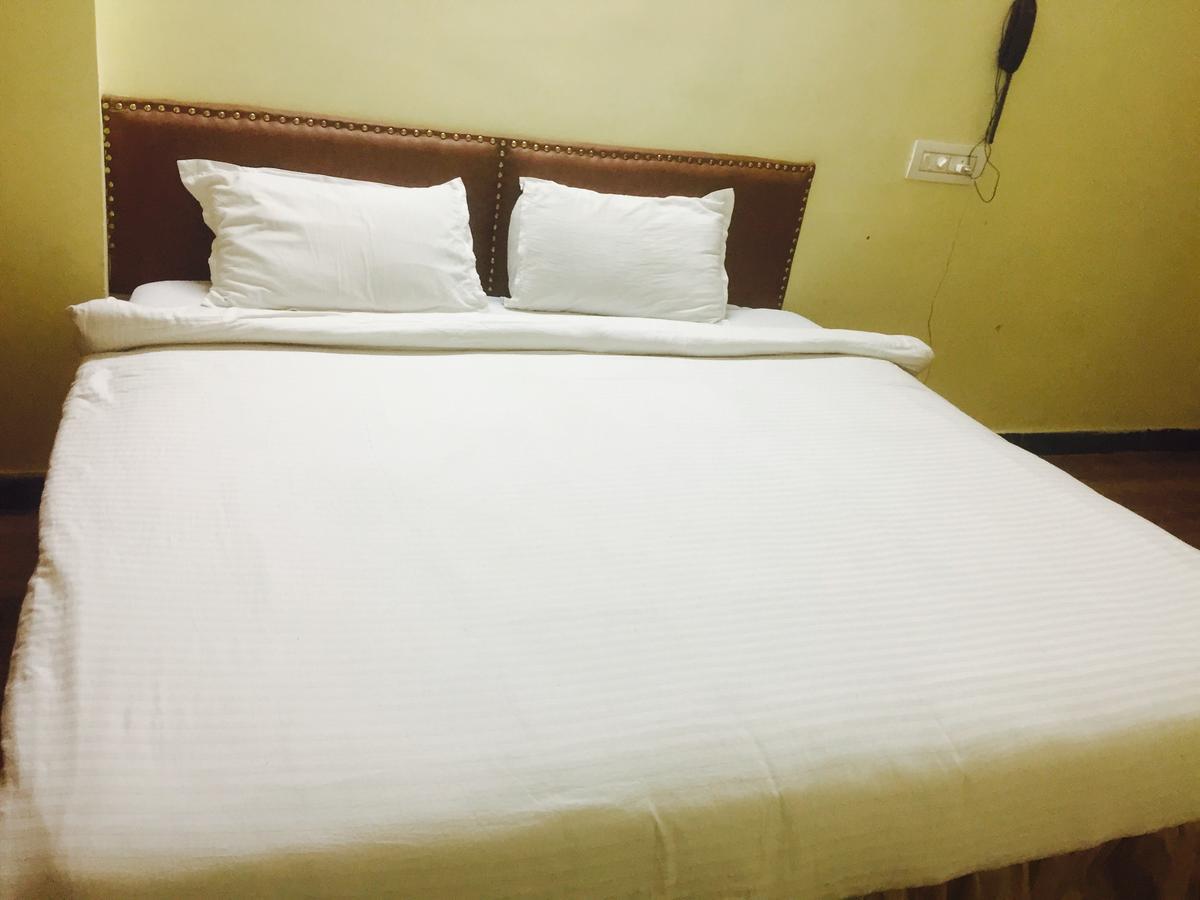 Hotel Ashirwad Удайпур Екстериор снимка